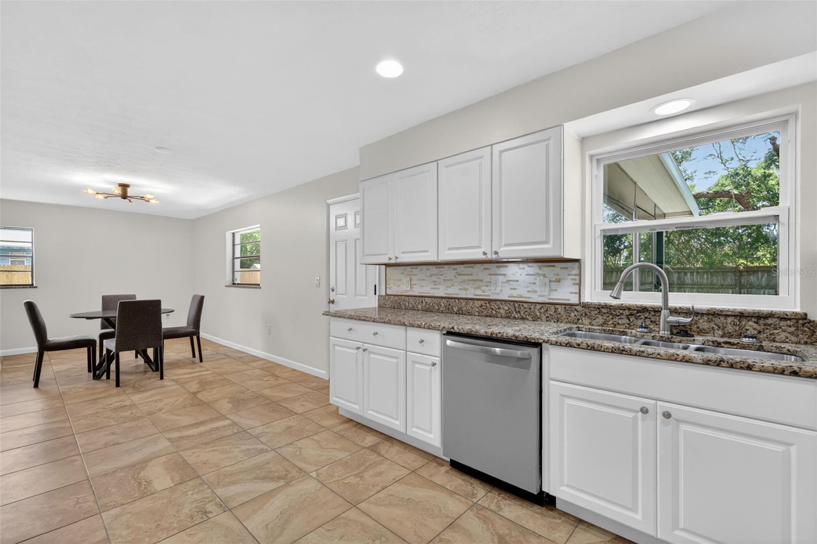 60 OUTLOOK ST, UMATILLA, FL, 32784