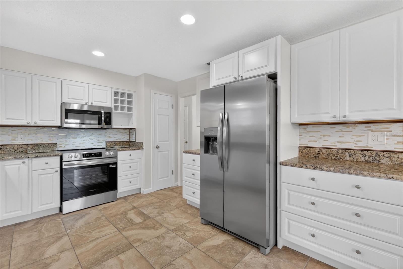 60 OUTLOOK ST, UMATILLA, FL, 32784