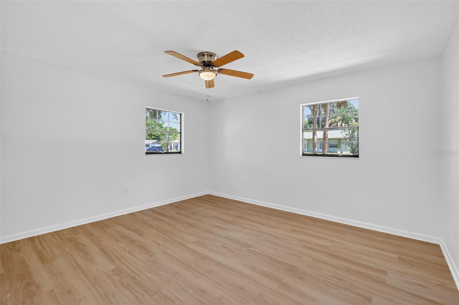 60 OUTLOOK ST, UMATILLA, FL, 32784