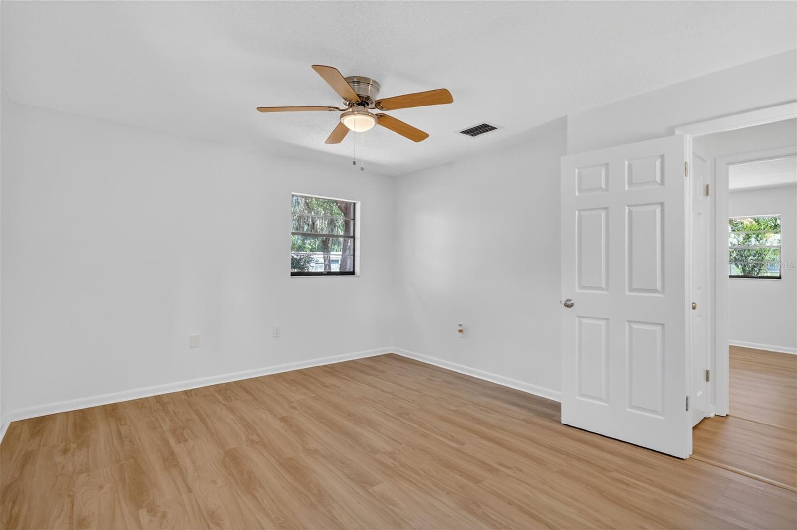 60 OUTLOOK ST, UMATILLA, FL, 32784