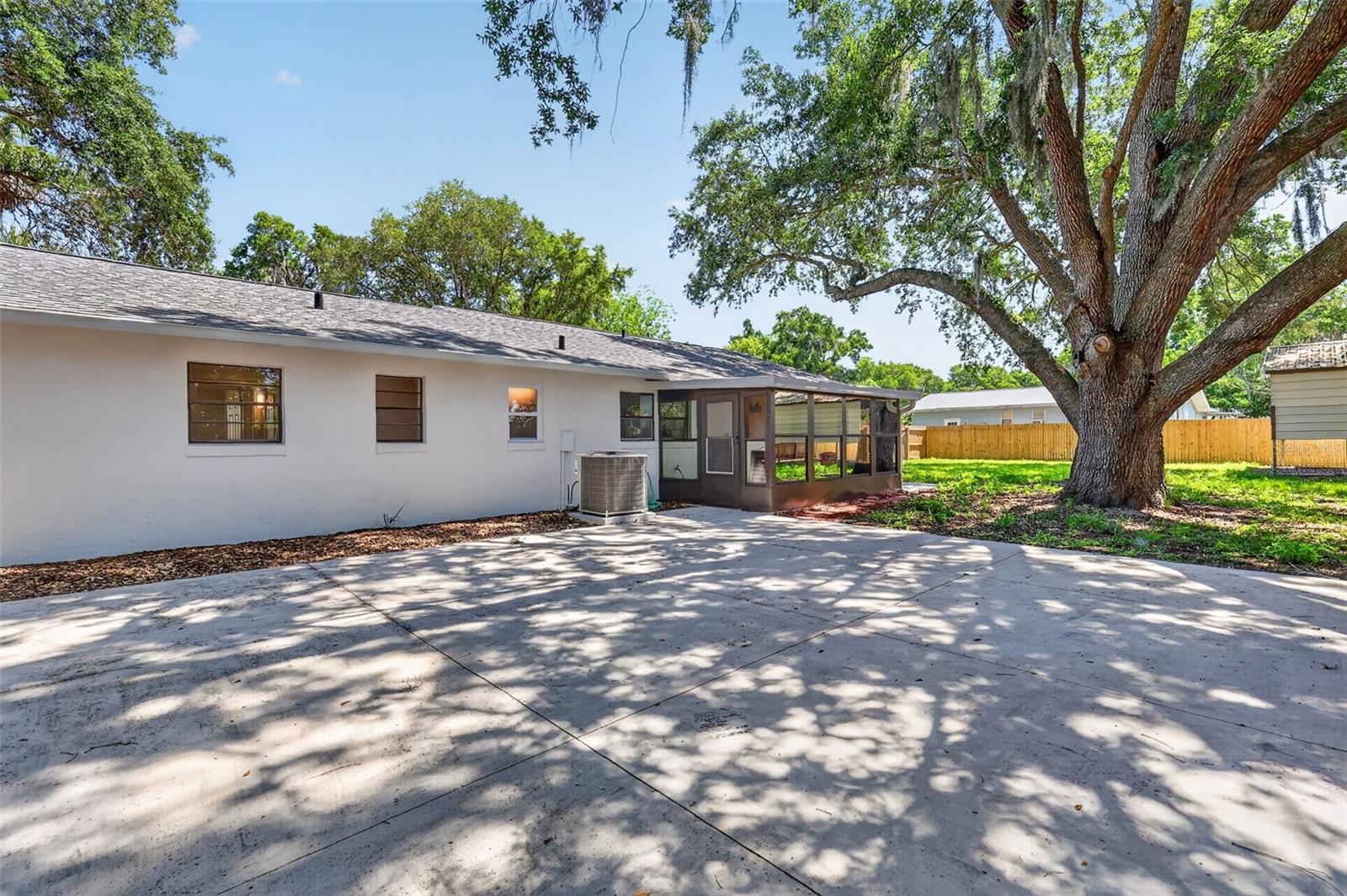 60 OUTLOOK ST, UMATILLA, FL, 32784