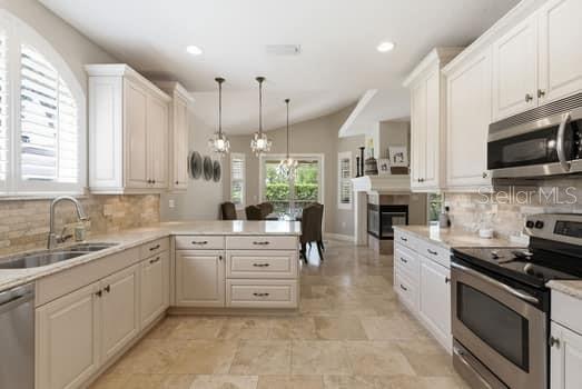 18901 SAINT LAURENT DR, LUTZ, FL, 33558