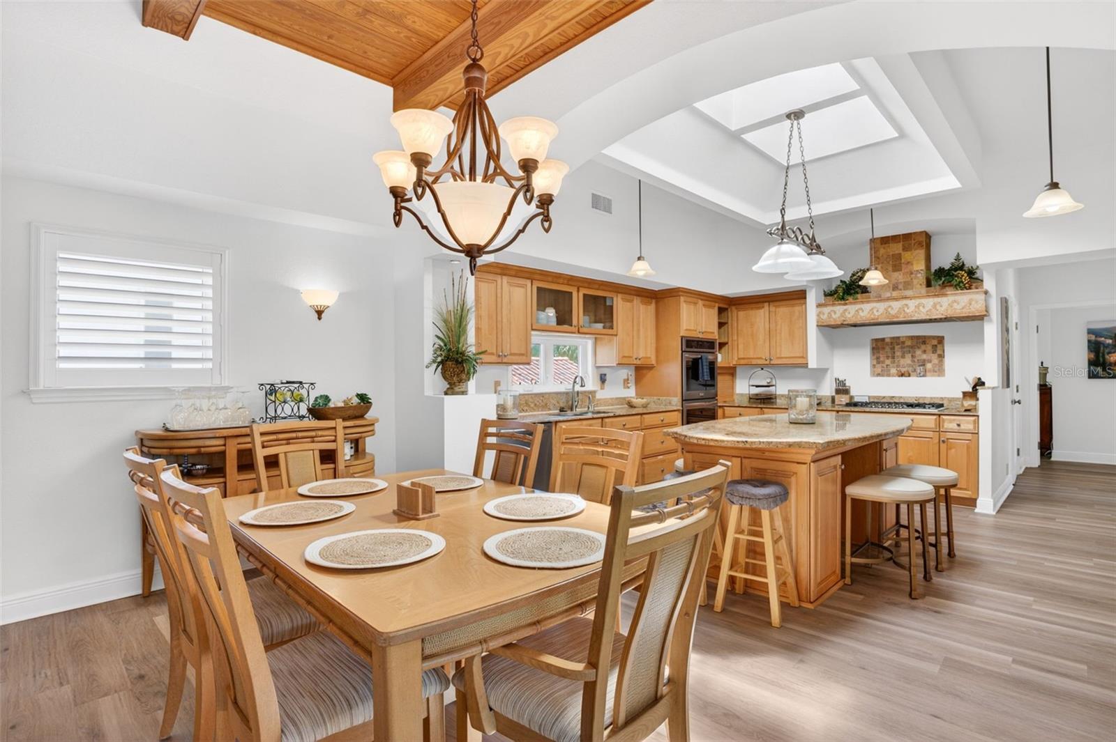 831 MANDALAY AVE, CLEARWATER BEACH, FL, 33767