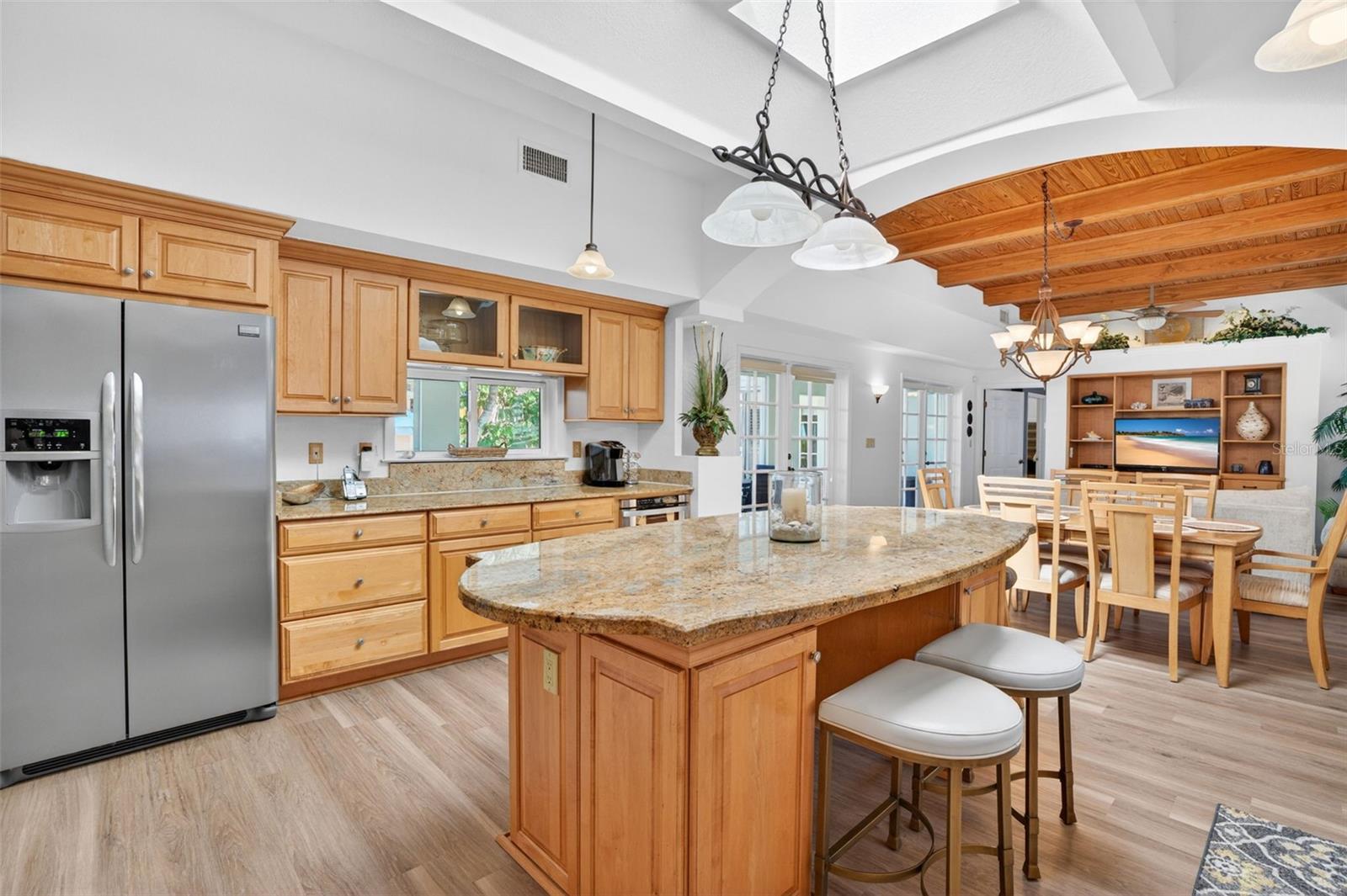 831 MANDALAY AVE, CLEARWATER BEACH, FL, 33767