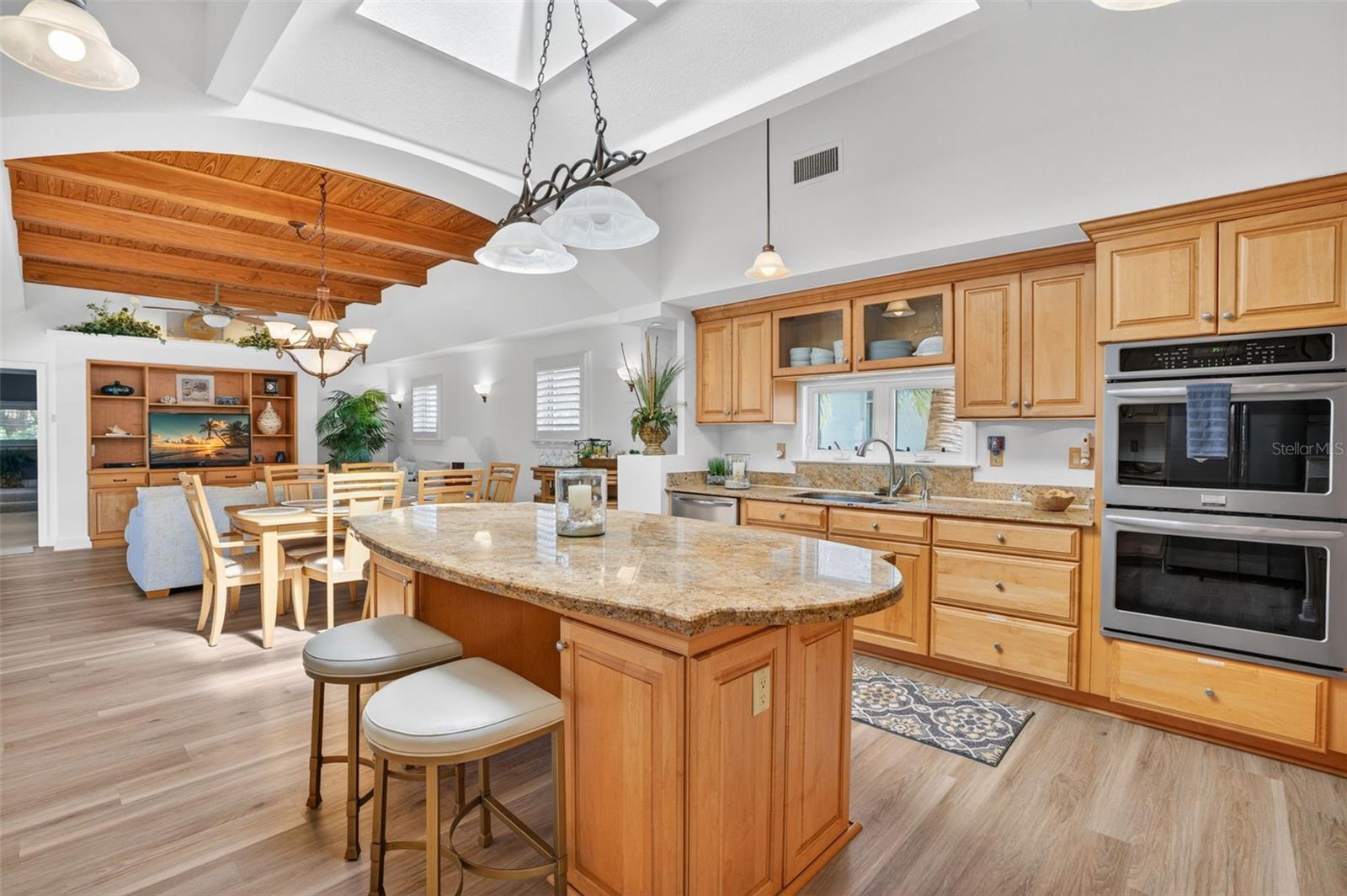 831 MANDALAY AVE, CLEARWATER BEACH, FL, 33767