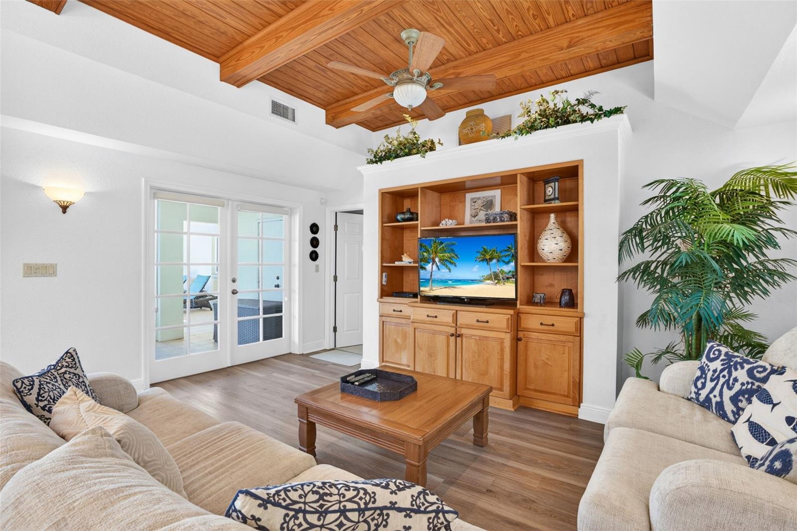 831 MANDALAY AVE, CLEARWATER BEACH, FL, 33767