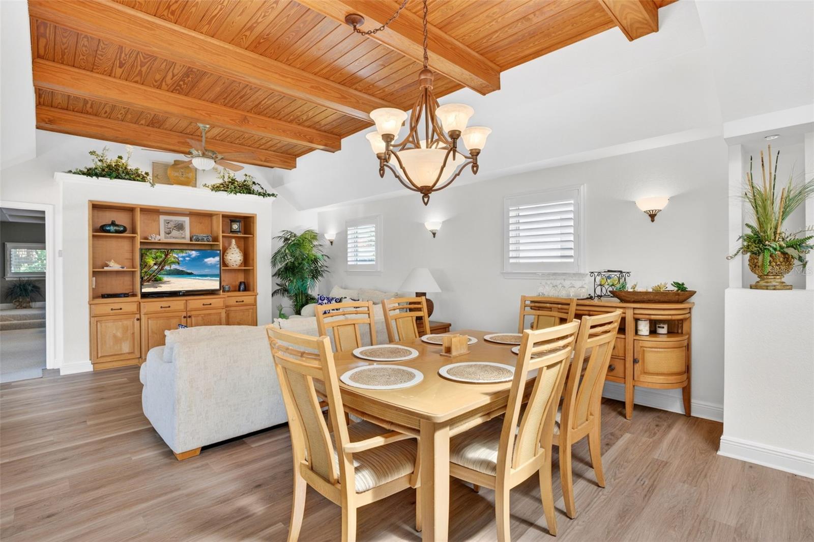 831 MANDALAY AVE, CLEARWATER BEACH, FL, 33767