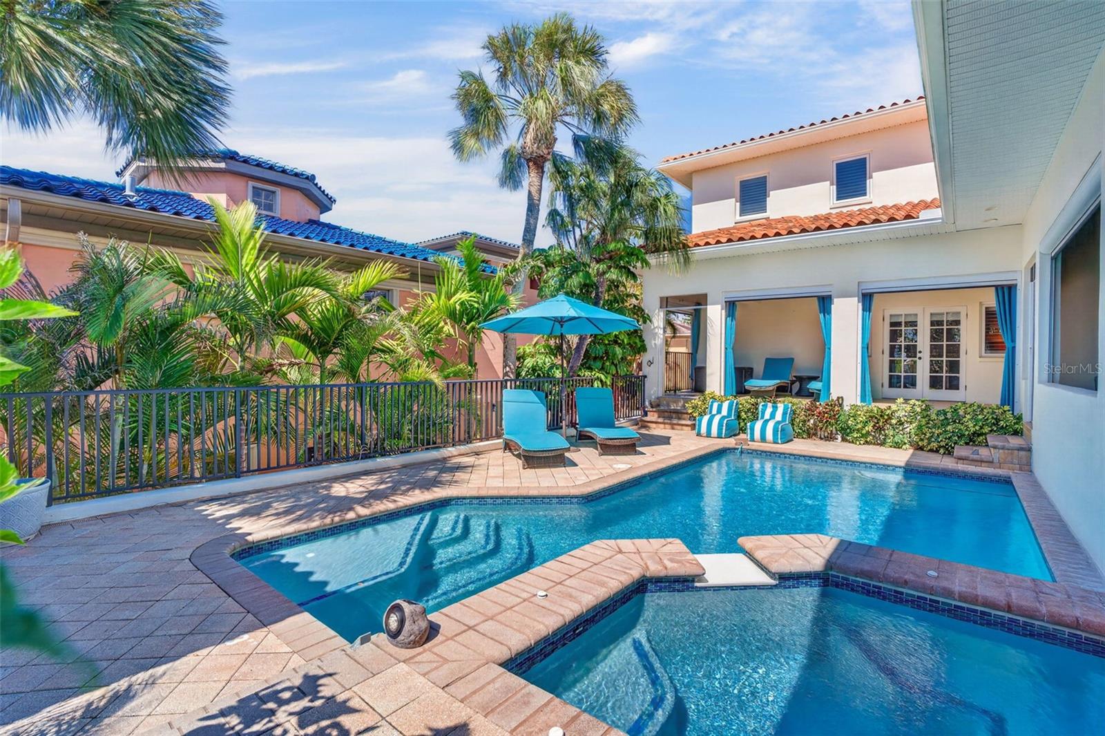 831 MANDALAY AVE, CLEARWATER BEACH, FL, 33767