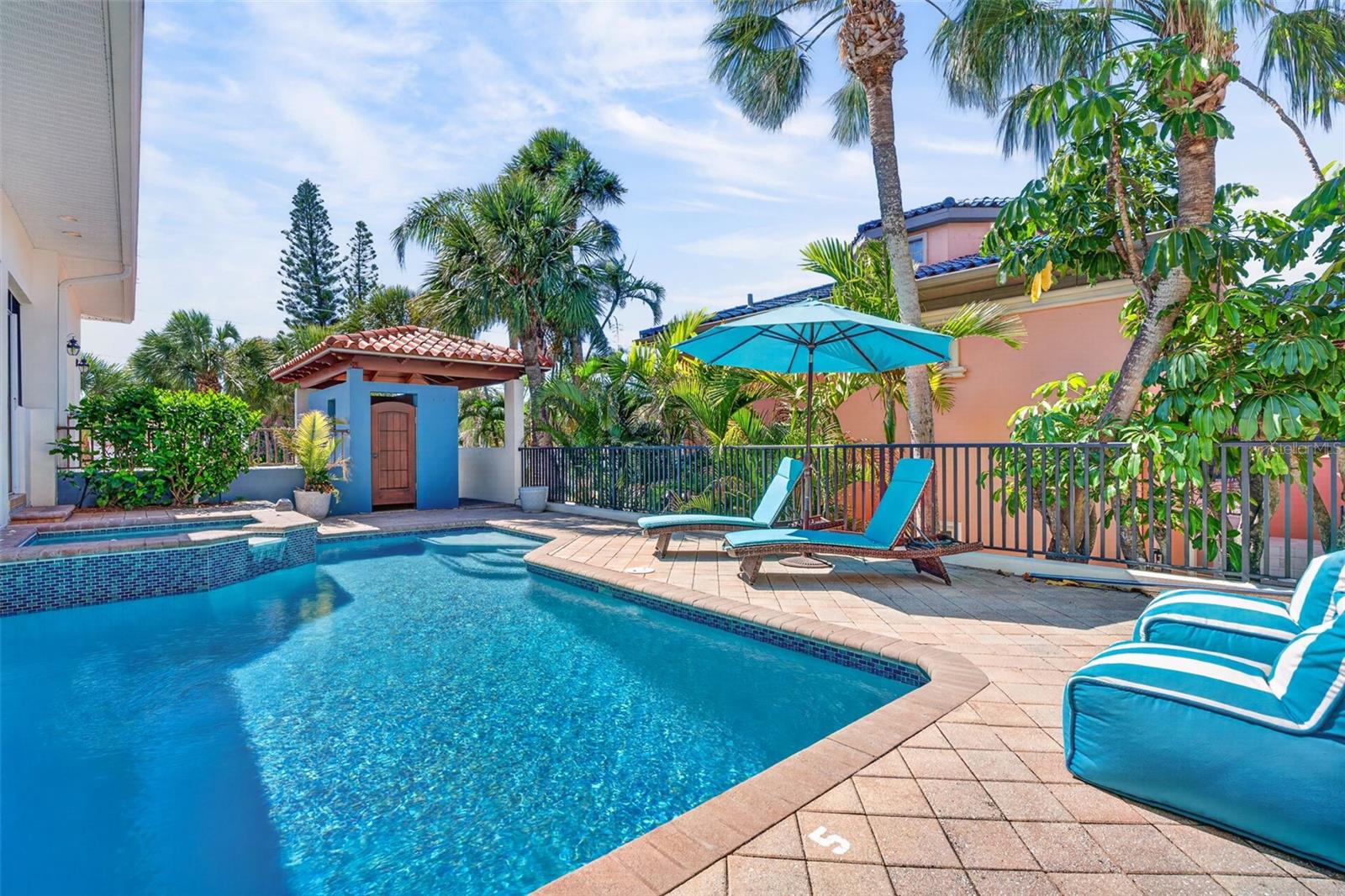 831 MANDALAY AVE, CLEARWATER BEACH, FL, 33767