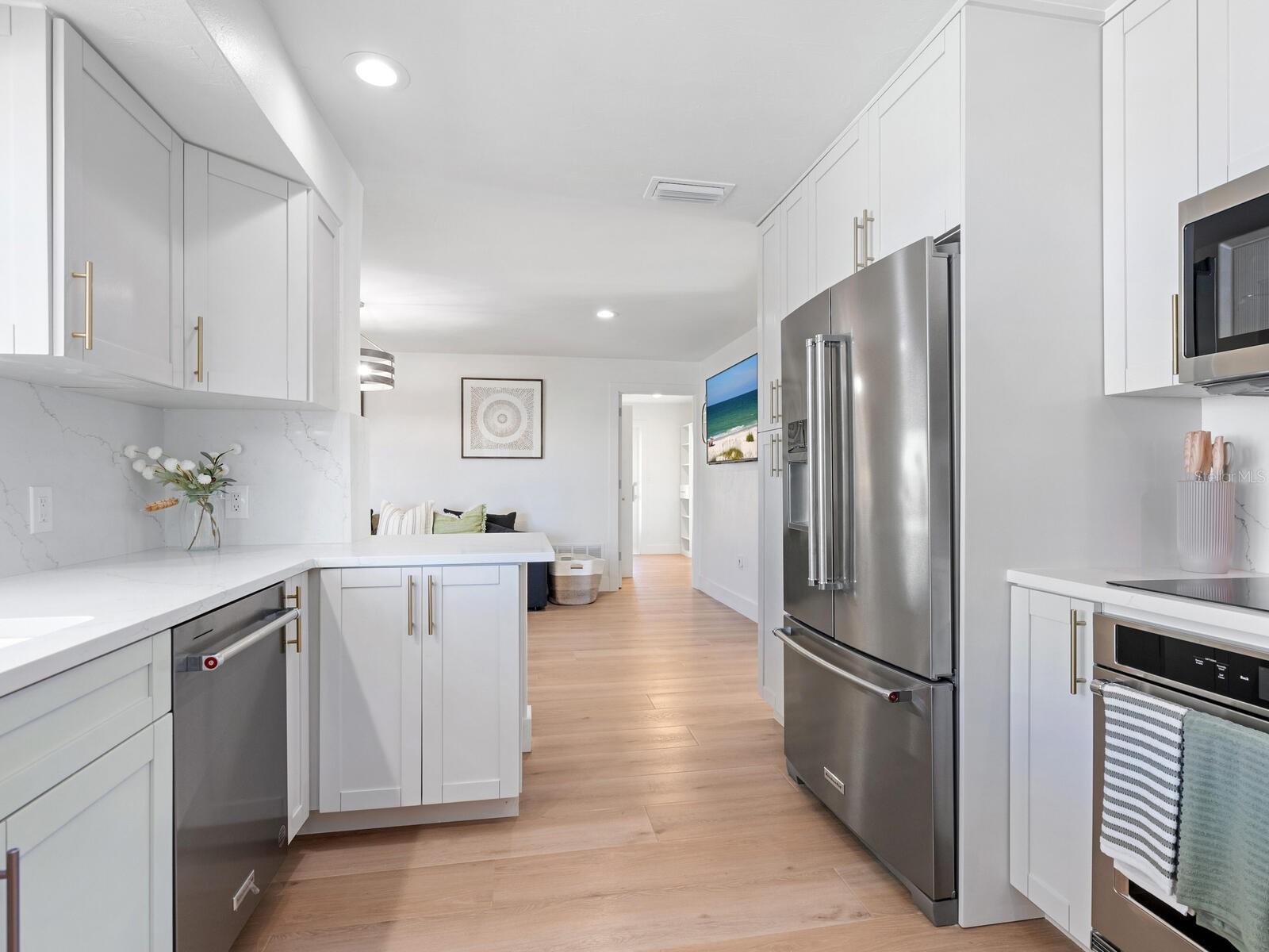 3743 CASEY KEY RD, NOKOMIS, FL, 34275
