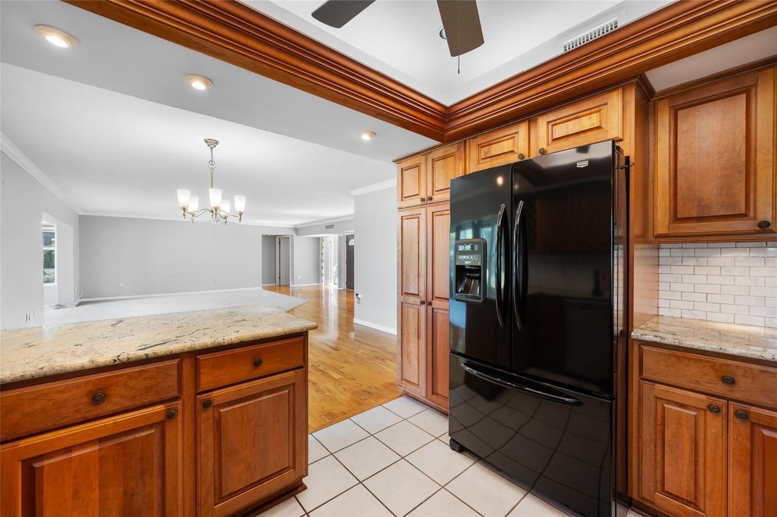 11 COUNTRY CLUB DR #11, LARGO, FL, 33771