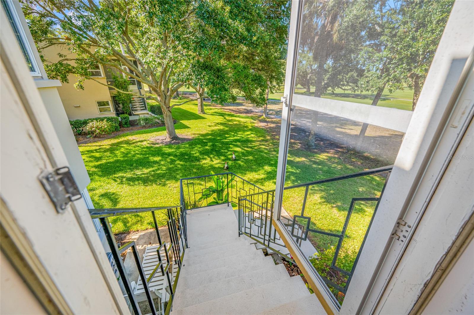 11 COUNTRY CLUB DR #11, LARGO, FL, 33771