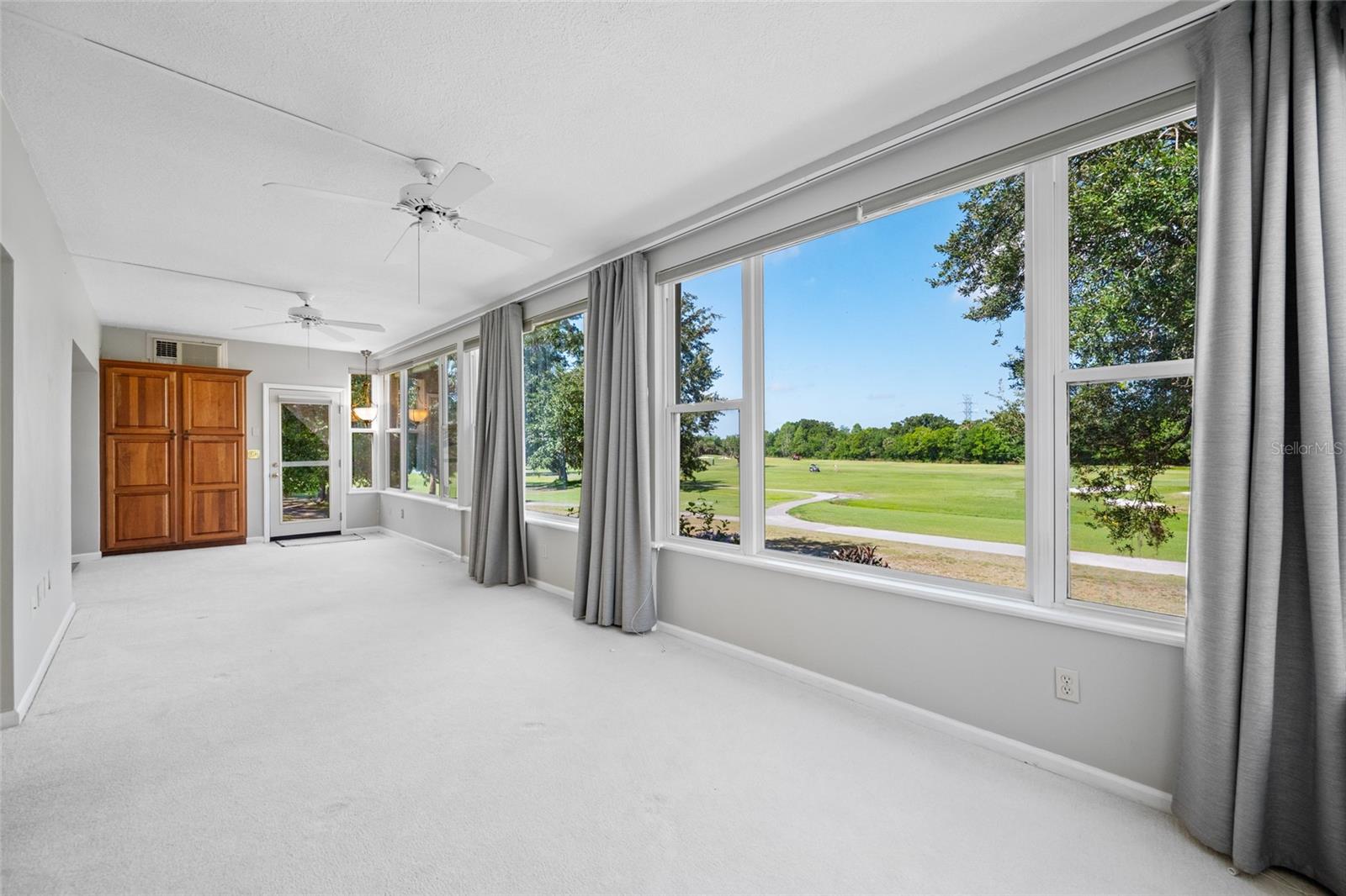 11 COUNTRY CLUB DR #11, LARGO, FL, 33771