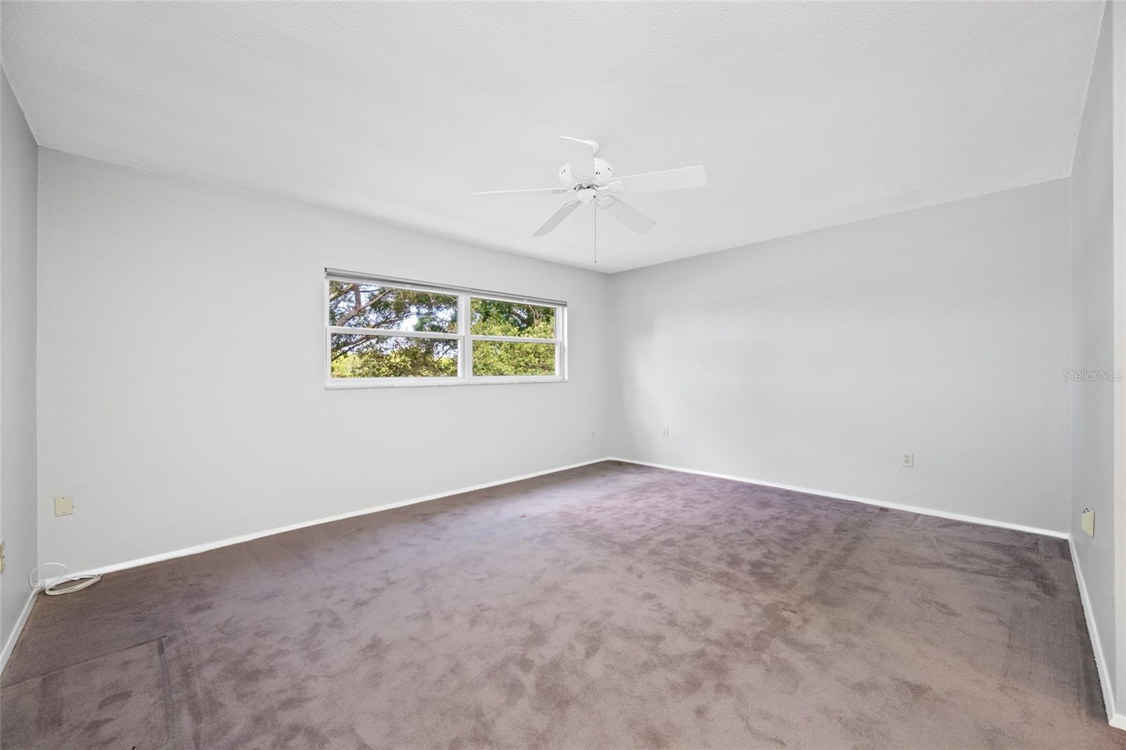 11 COUNTRY CLUB DR #11, LARGO, FL, 33771
