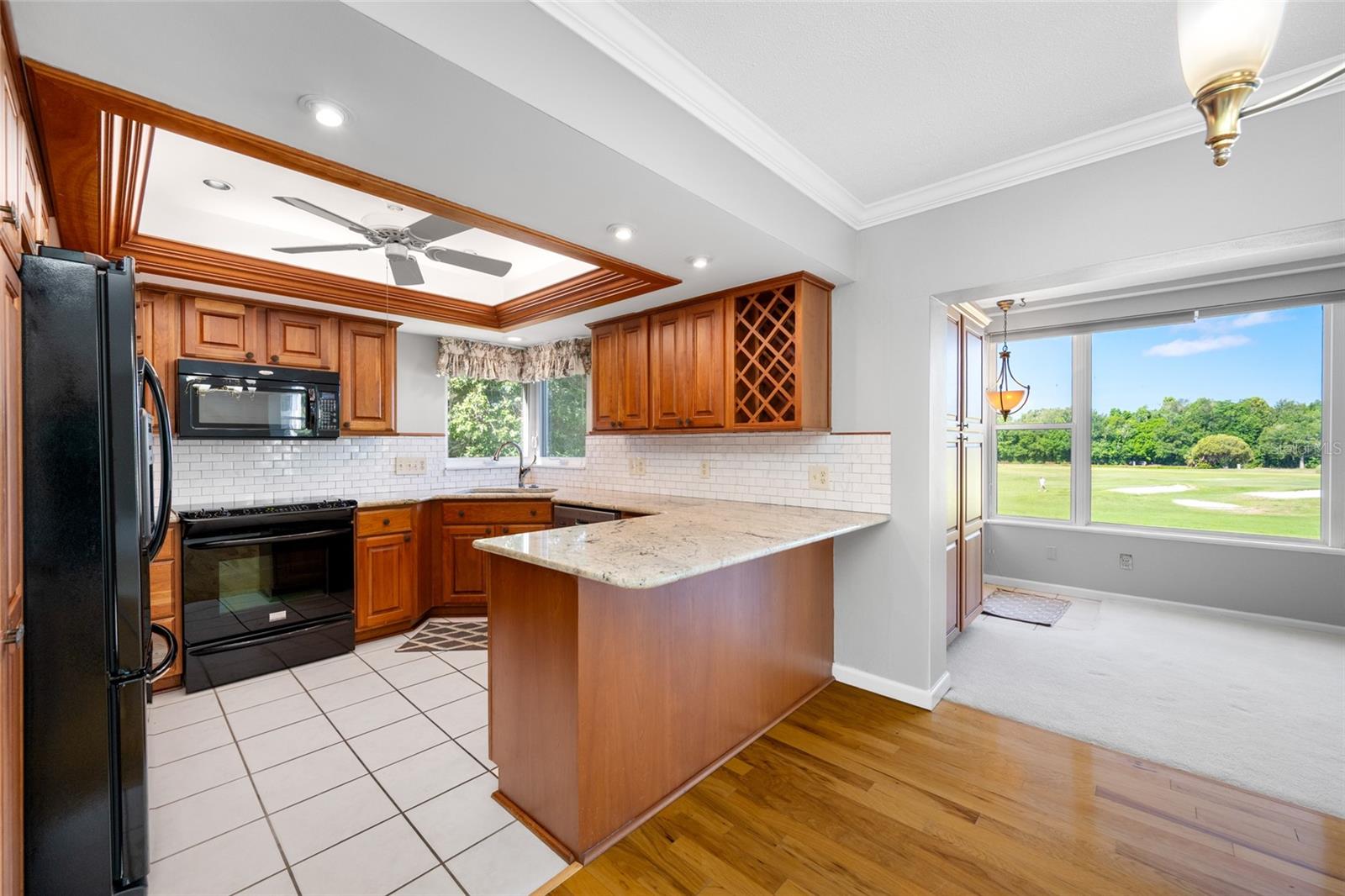 11 COUNTRY CLUB DR #11, LARGO, FL, 33771