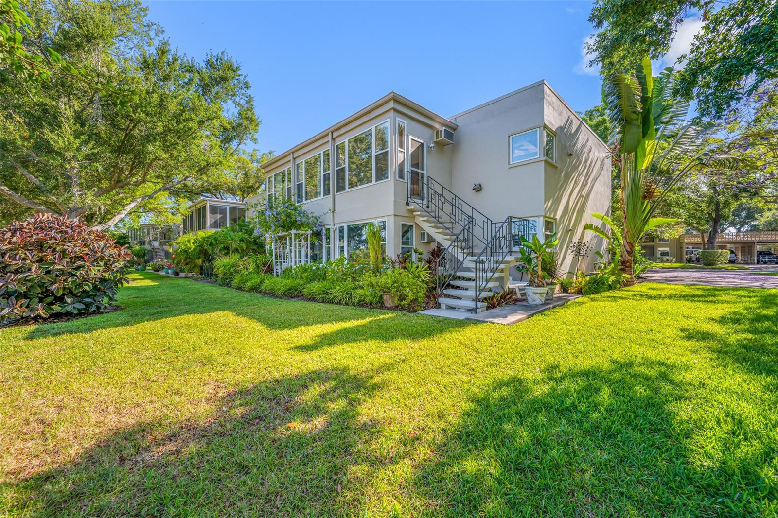 11 COUNTRY CLUB DR #11, LARGO, FL, 33771