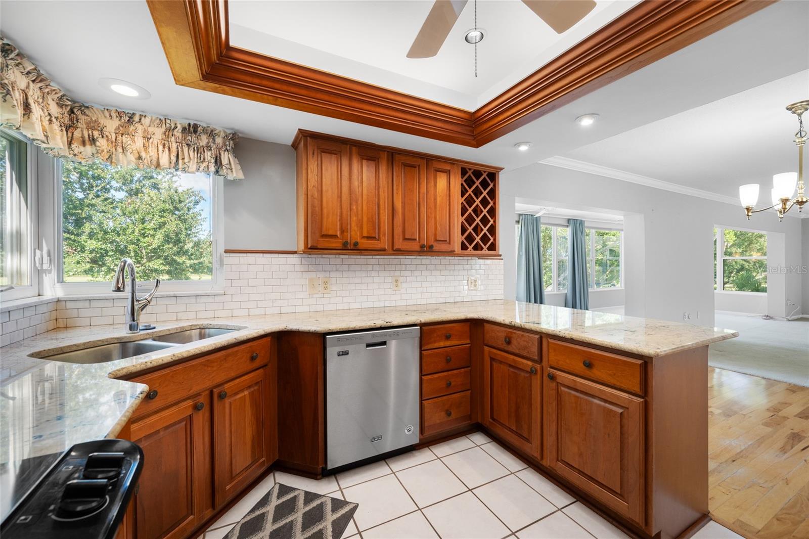 11 COUNTRY CLUB DR #11, LARGO, FL, 33771