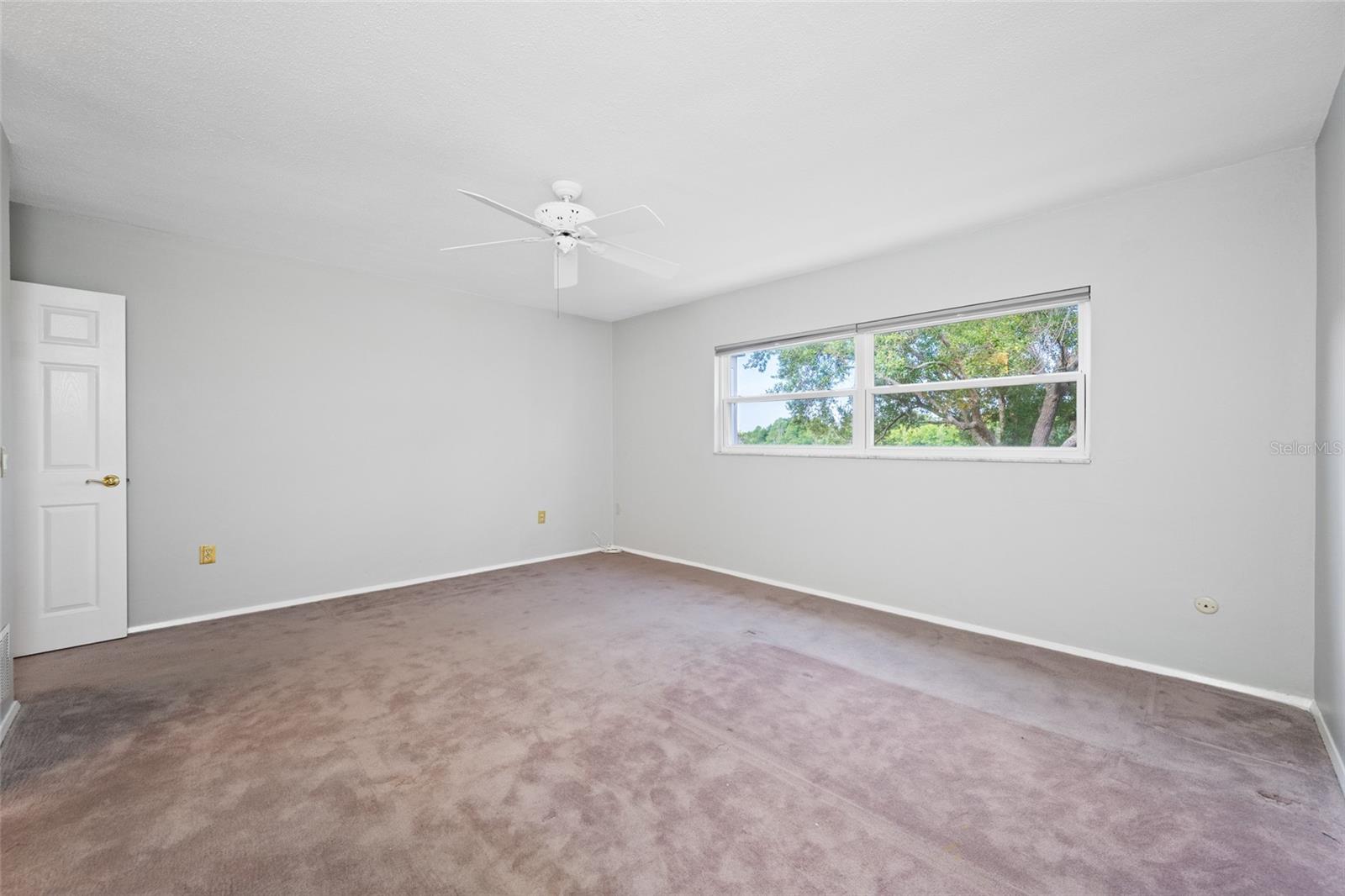 11 COUNTRY CLUB DR #11, LARGO, FL, 33771