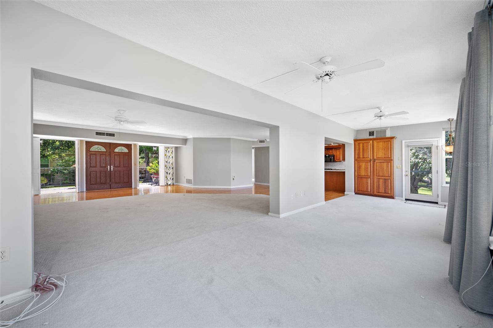 11 COUNTRY CLUB DR #11, LARGO, FL, 33771