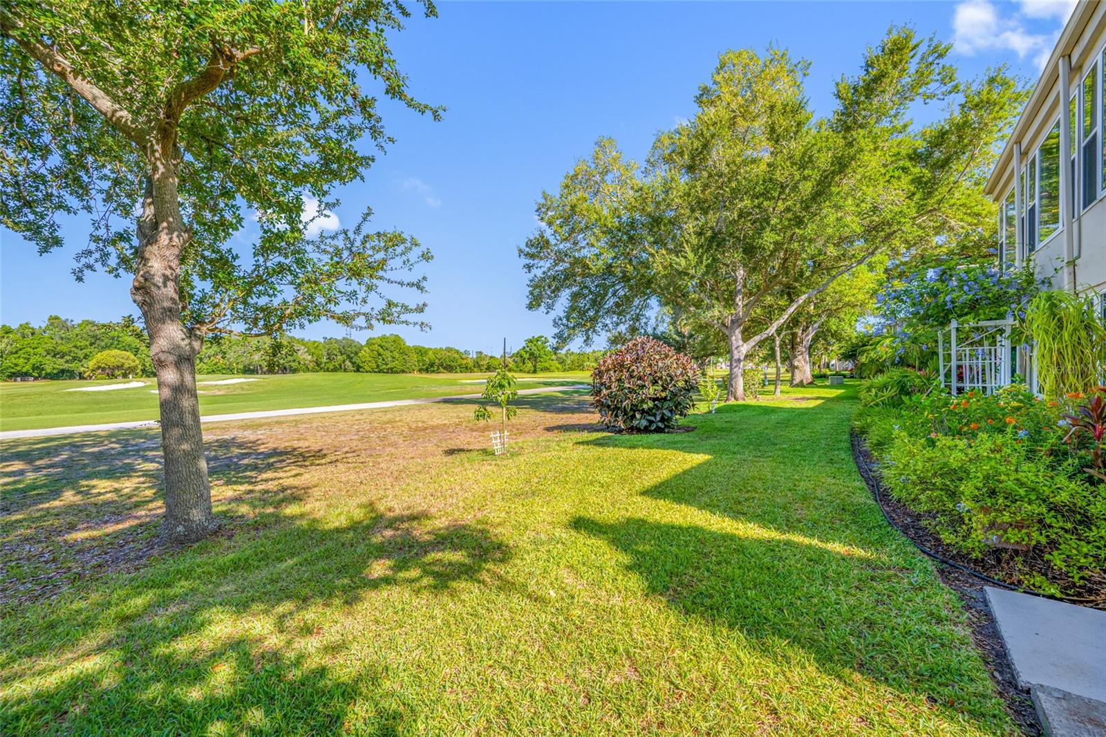 11 COUNTRY CLUB DR #11, LARGO, FL, 33771