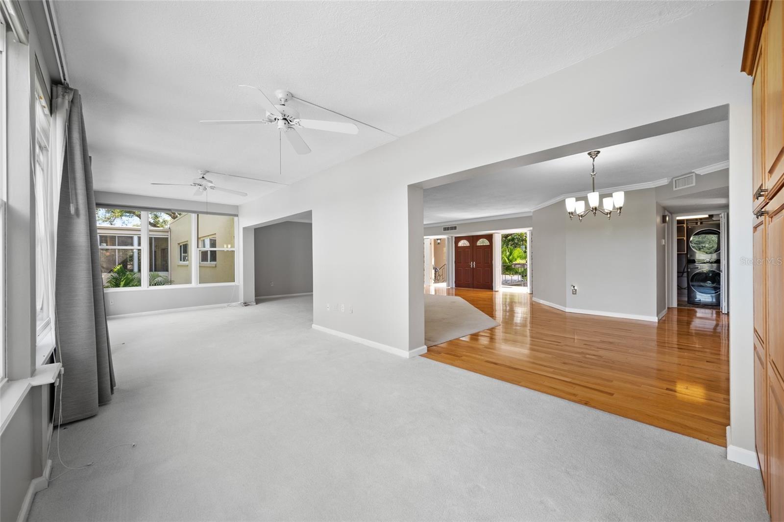 11 COUNTRY CLUB DR #11, LARGO, FL, 33771