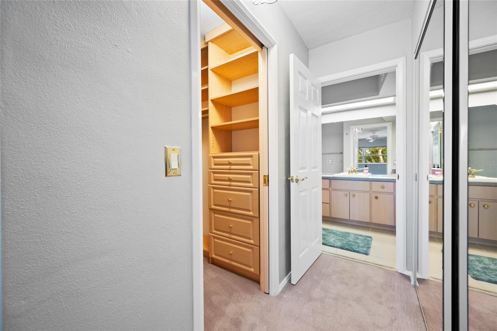 11 COUNTRY CLUB DR #11, LARGO, FL, 33771