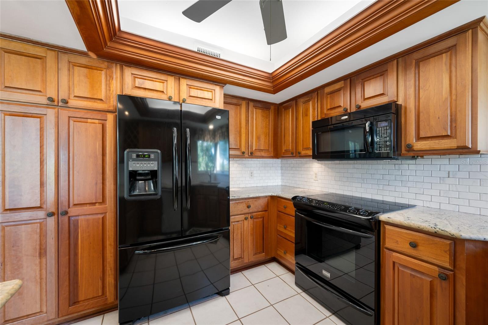 11 COUNTRY CLUB DR #11, LARGO, FL, 33771