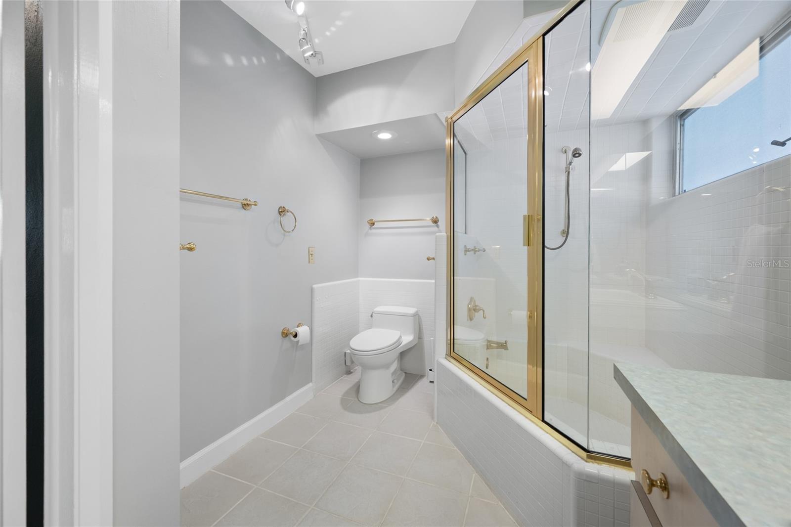 11 COUNTRY CLUB DR #11, LARGO, FL, 33771