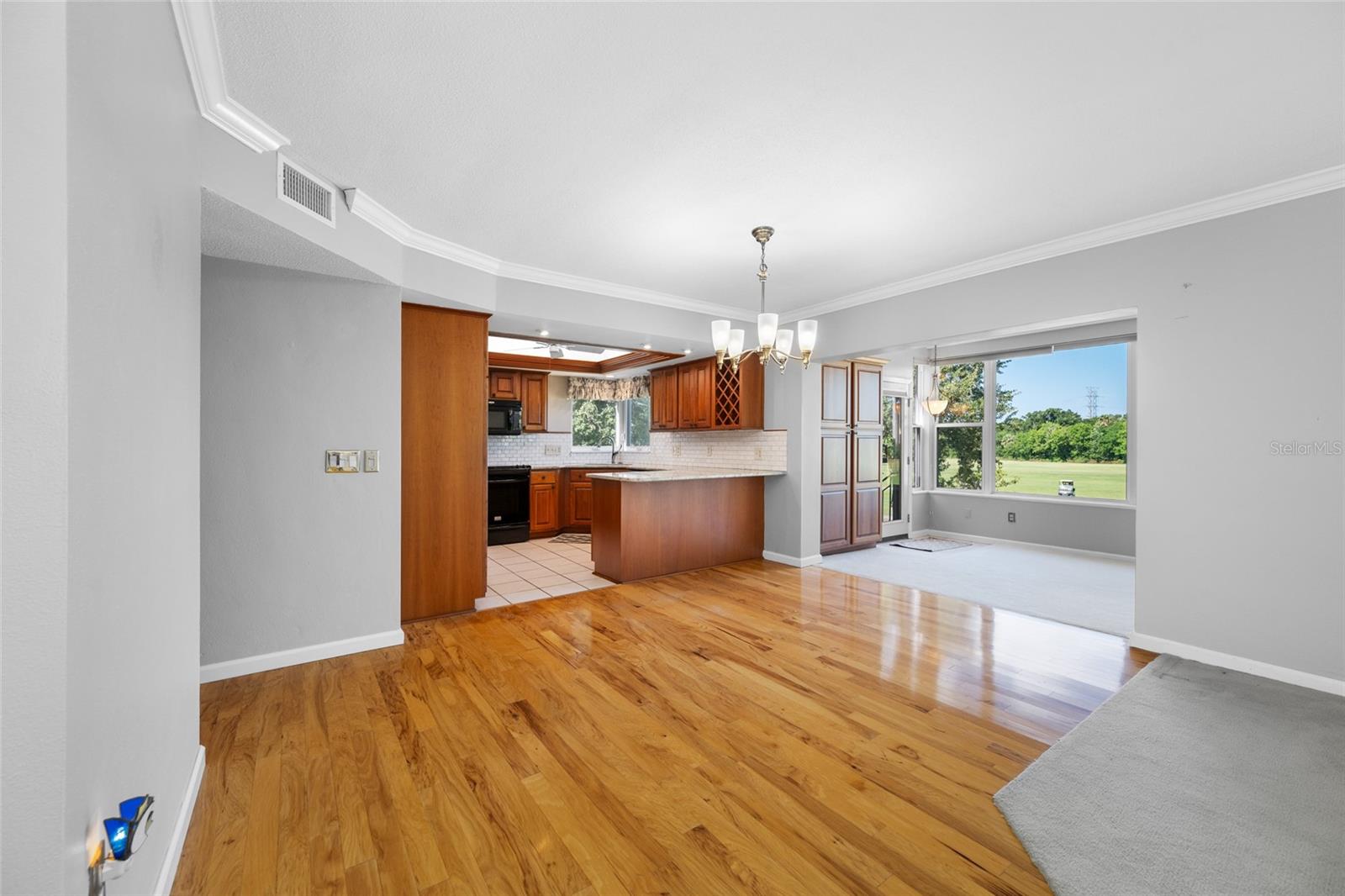 11 COUNTRY CLUB DR #11, LARGO, FL, 33771