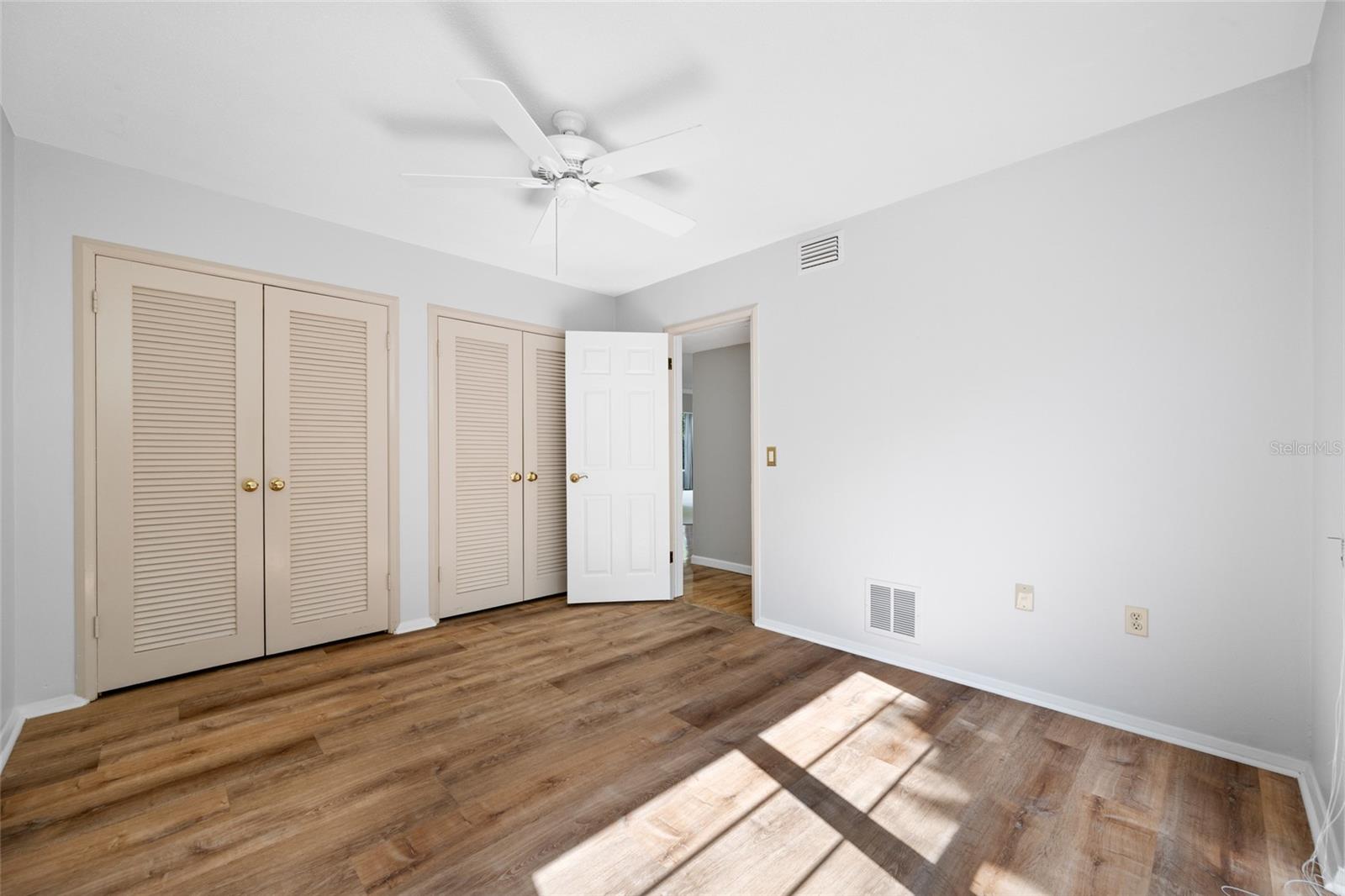 11 COUNTRY CLUB DR #11, LARGO, FL, 33771