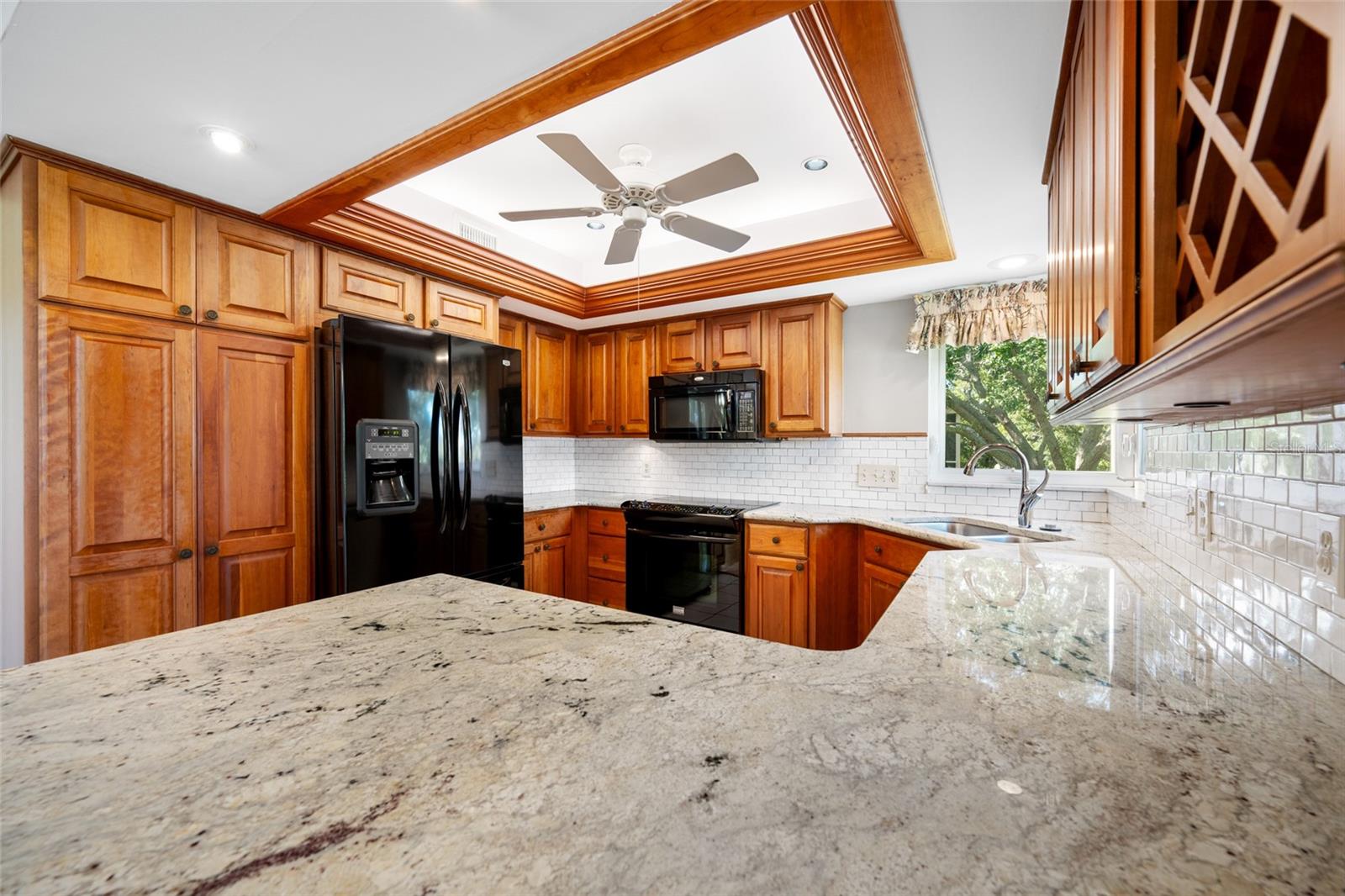 11 COUNTRY CLUB DR #11, LARGO, FL, 33771
