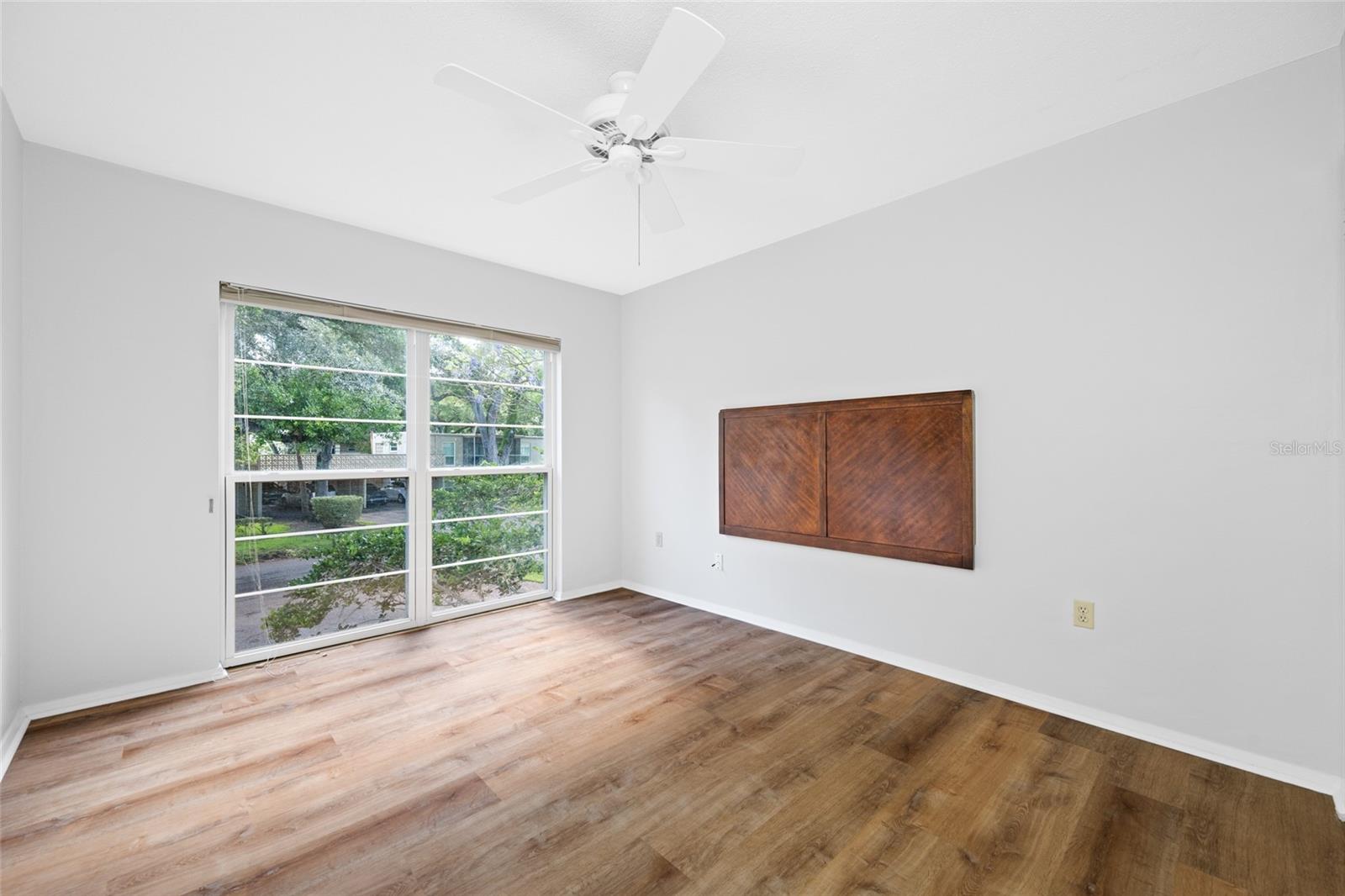 11 COUNTRY CLUB DR #11, LARGO, FL, 33771