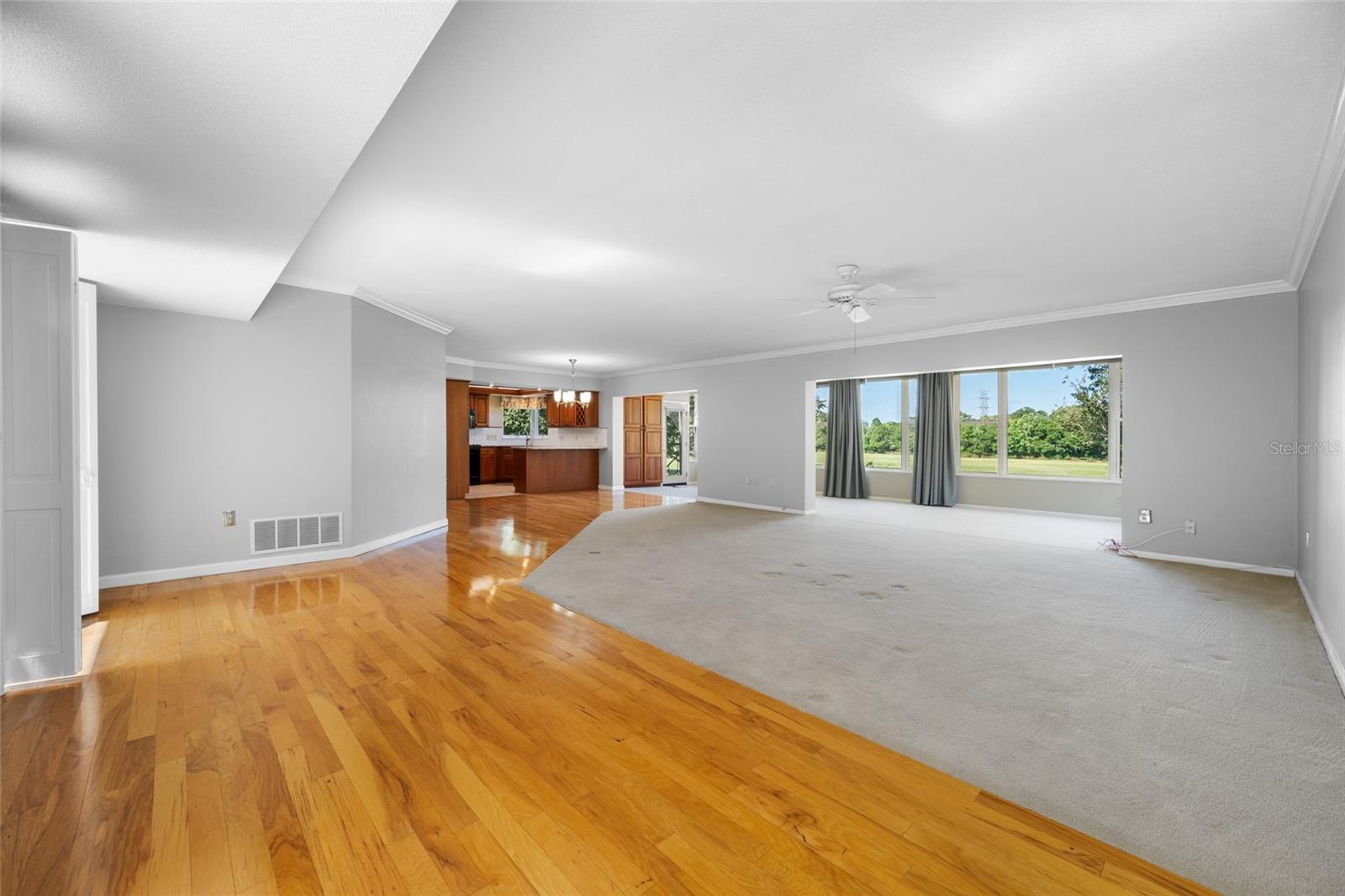 11 COUNTRY CLUB DR #11, LARGO, FL, 33771