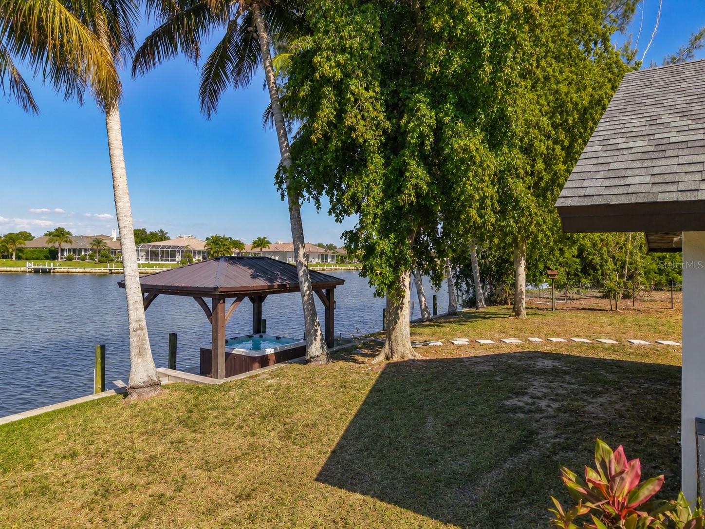 2503 AVIATION PKWY, CAPE CORAL, FL, 33904