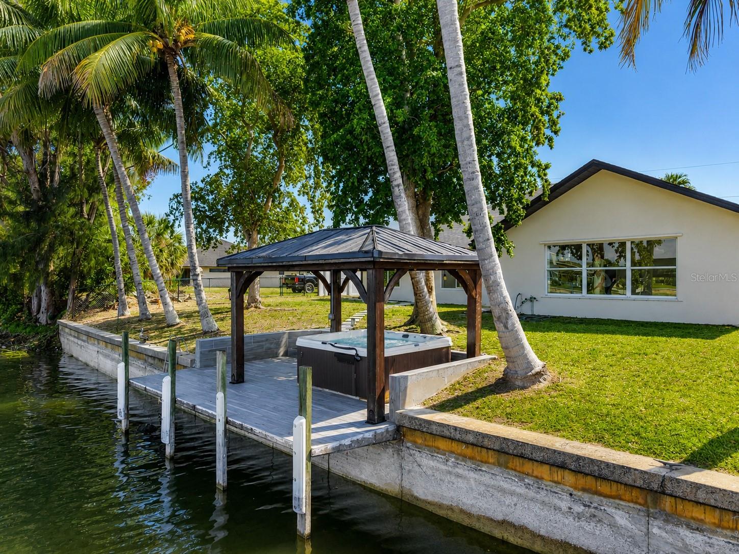 2503 AVIATION PKWY, CAPE CORAL, FL, 33904
