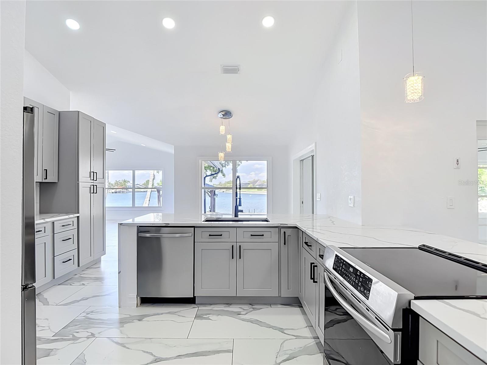 2503 AVIATION PKWY, CAPE CORAL, FL, 33904