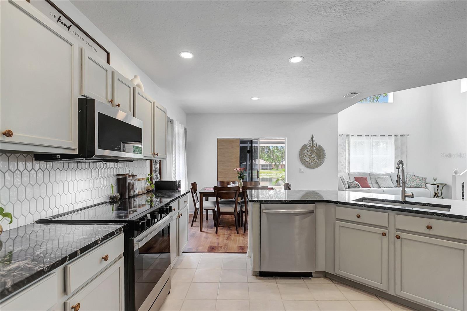18147 CANAL POINTE ST, TAMPA, FL, 33647