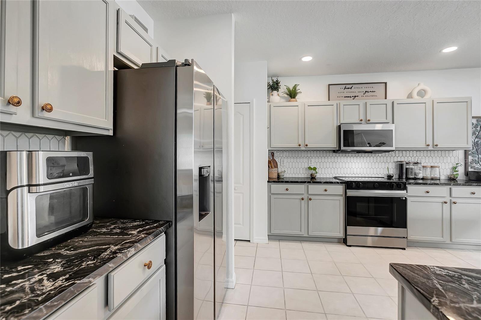 18147 CANAL POINTE ST, TAMPA, FL, 33647