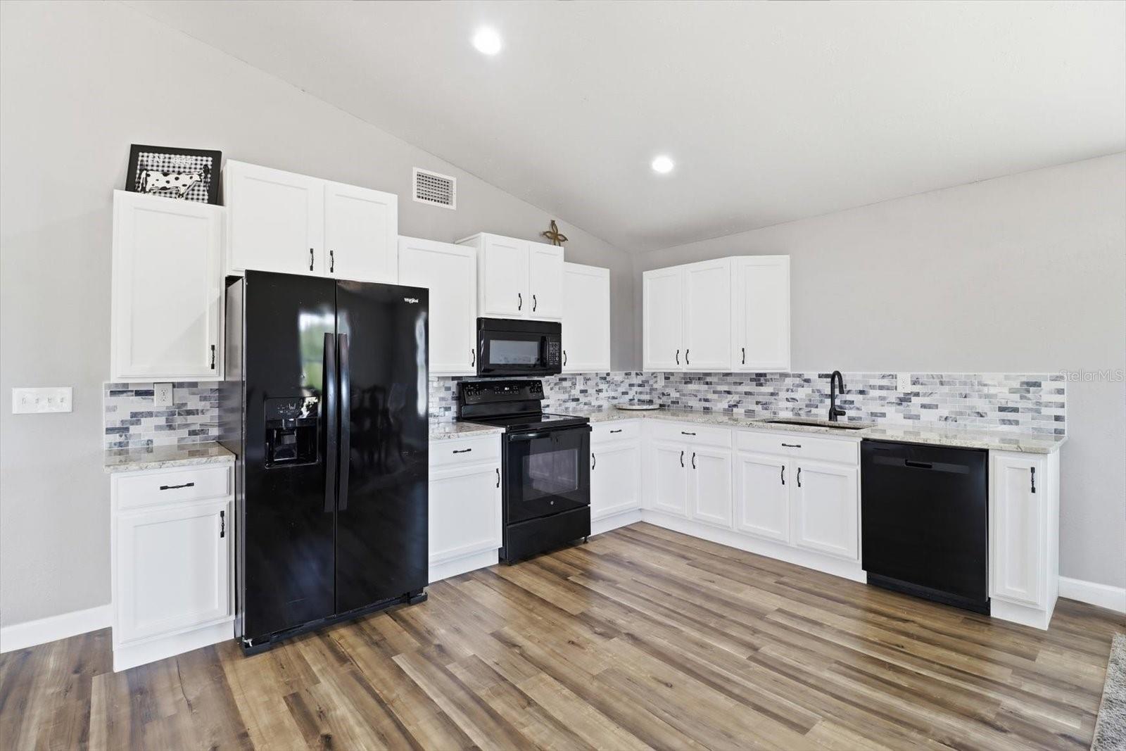 9560 N PARKWOOD AVE, DUNNELLON, FL, 34433