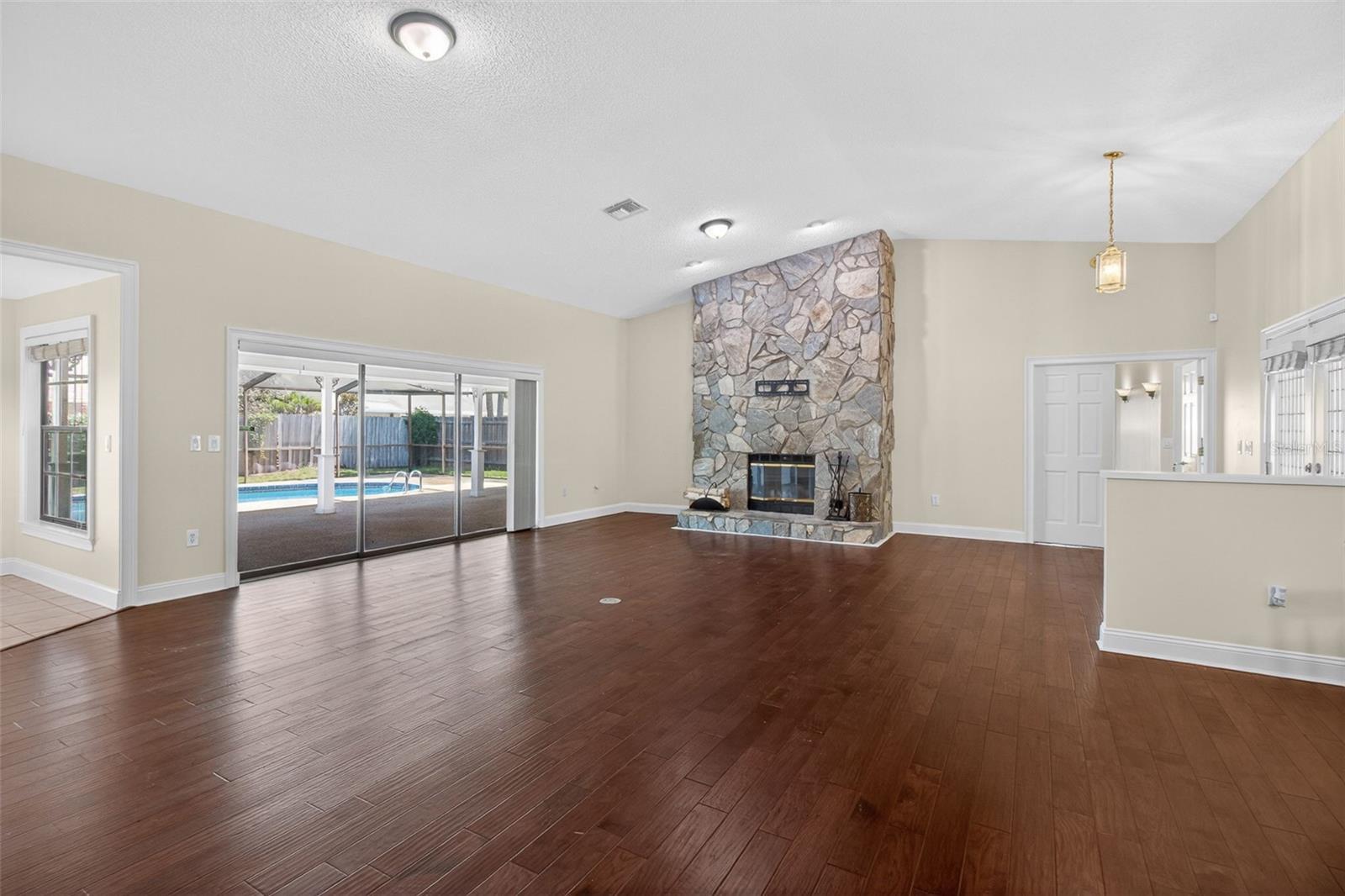 2135 VANCE AVE, PALM HARBOR, FL, 34683