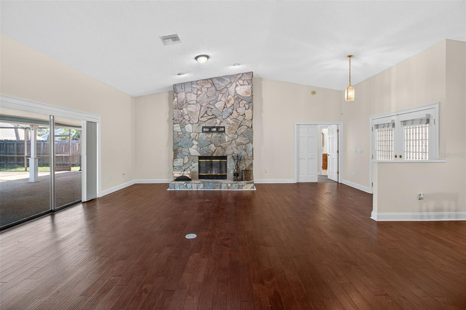 2135 VANCE AVE, PALM HARBOR, FL, 34683