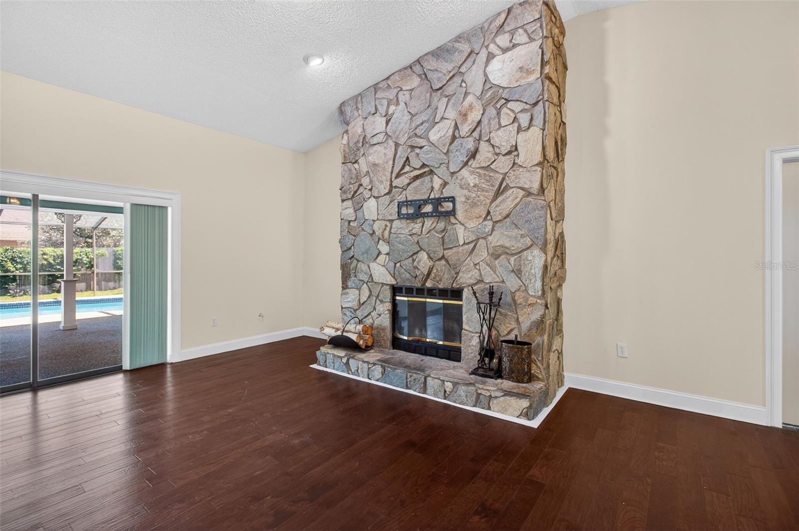 2135 VANCE AVE, PALM HARBOR, FL, 34683