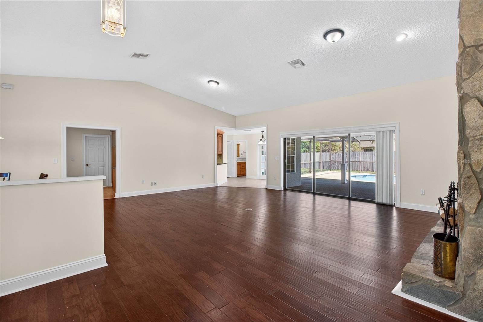 2135 VANCE AVE, PALM HARBOR, FL, 34683