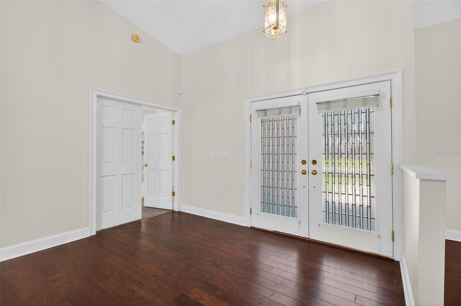 2135 VANCE AVE, PALM HARBOR, FL, 34683