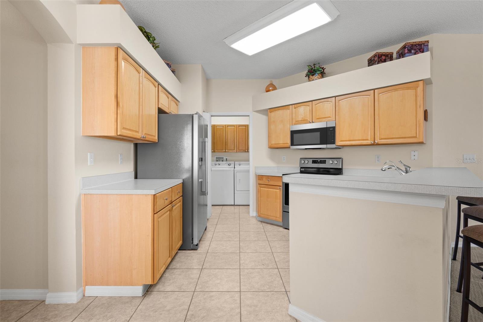 2129 ACADIA GREENS DR, SUN CITY CENTER, FL, 33573