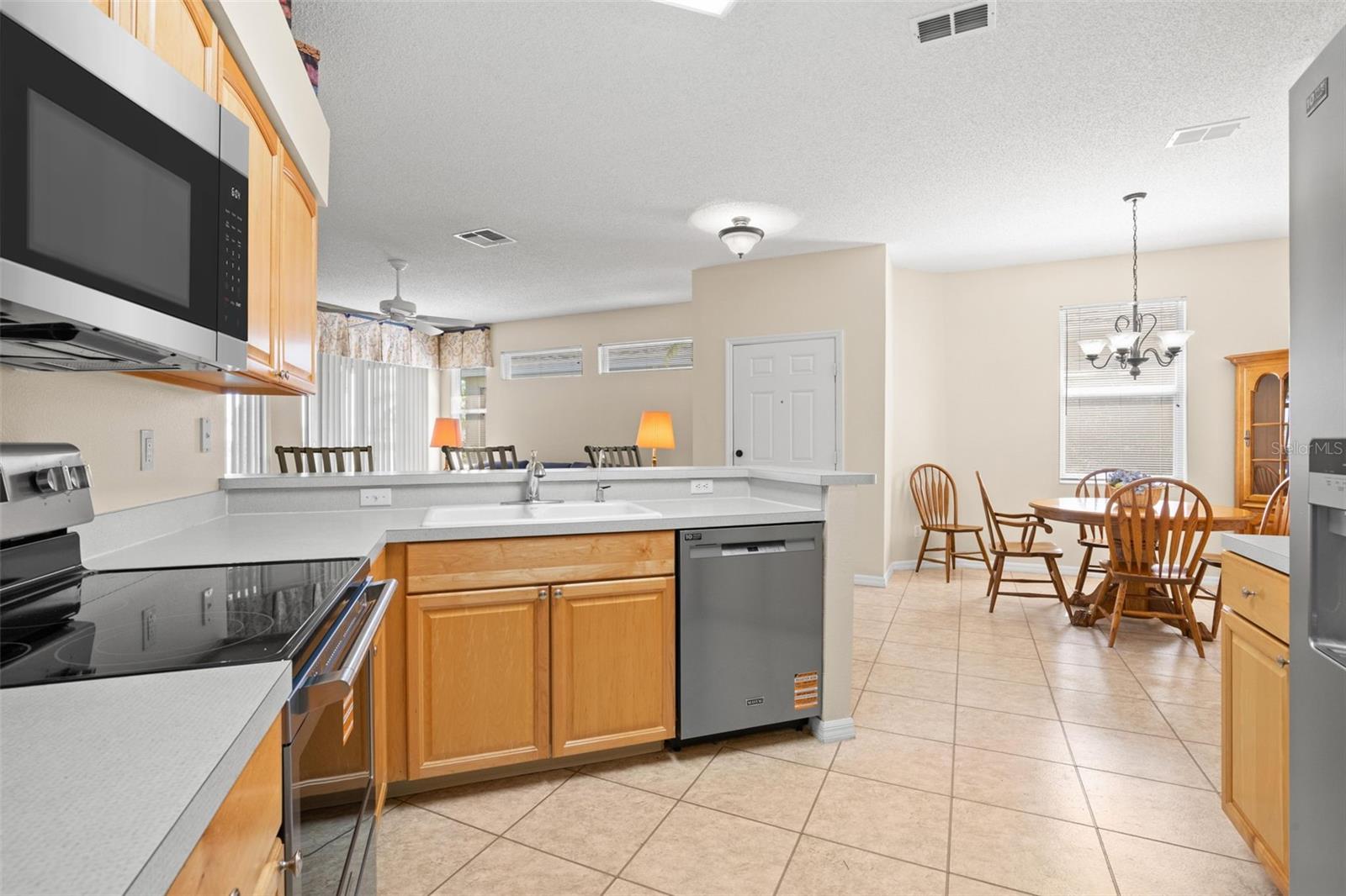 2129 ACADIA GREENS DR, SUN CITY CENTER, FL, 33573