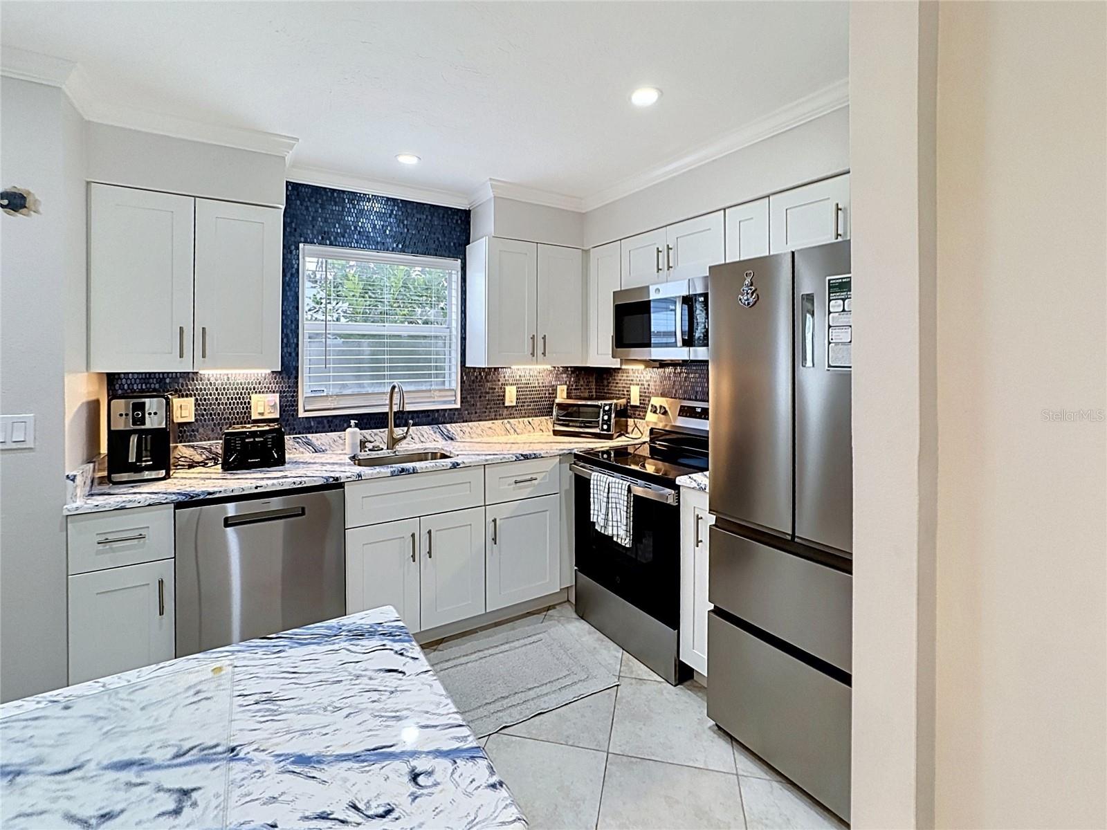120 52ND ST, HOLMES BEACH, FL, 34217