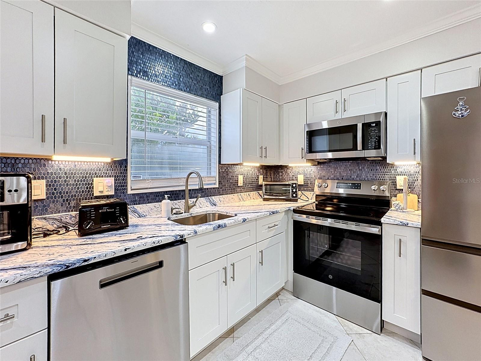 120 52ND ST, HOLMES BEACH, FL, 34217