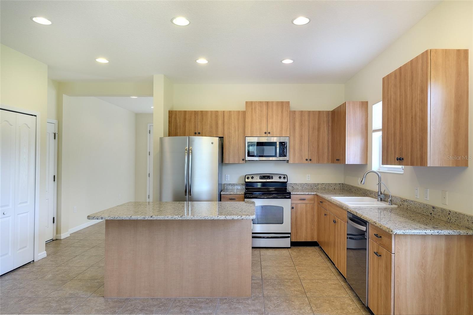 1450 BLUE HORIZON CIR, BRADENTON, FL, 34208