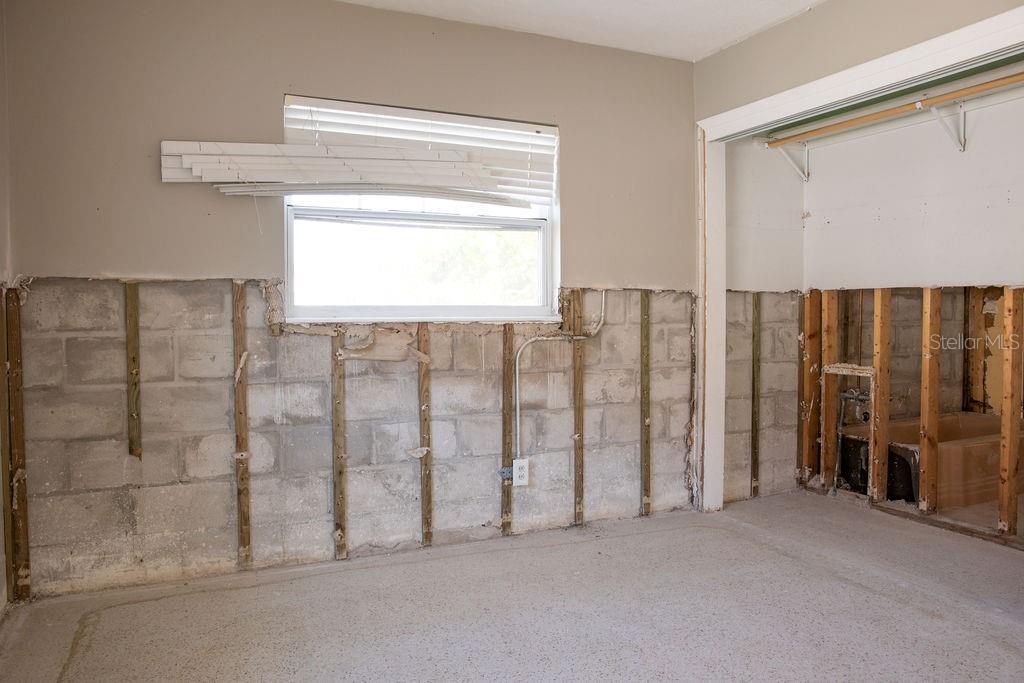10126 E 4TH ST E, TREASURE ISLAND, FL, 33706
